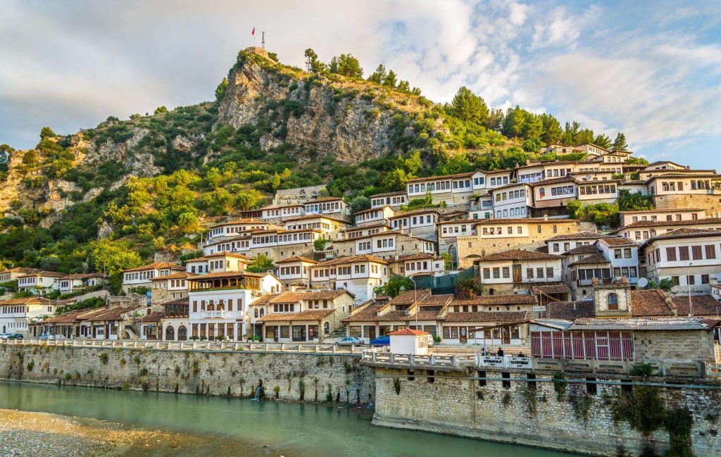Shqipëria si destinacion në rritje: 12.4 mln turistë dhe 4.4 mld euro të ardhura në 2025